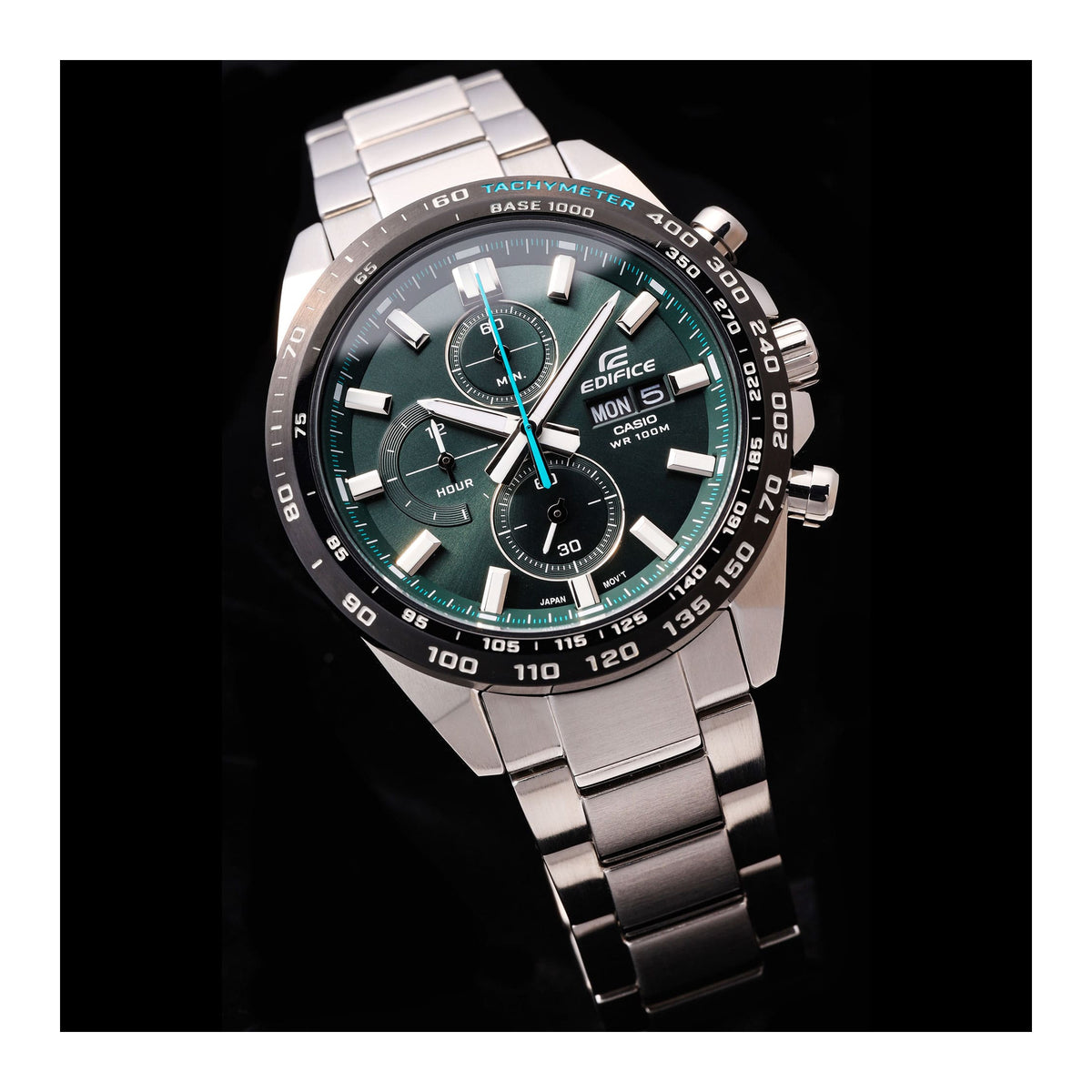 Detalle oficial del cronógrafo Edifice EFR-574DB-3AVUDF con esfera verde